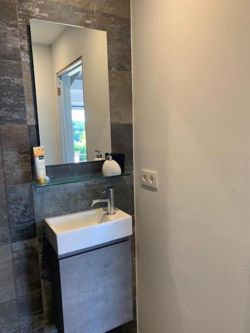 Lovely 1-Bedroom Appartement Le Joyau With Indoor Pool And Sauna Lasne Exteriör bild