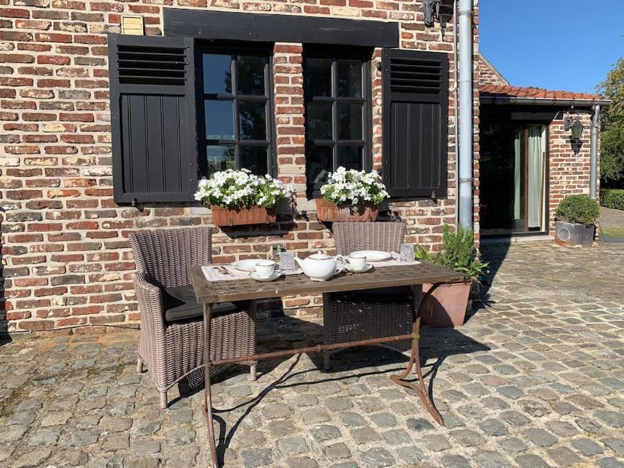 Lovely 1-Bedroom Appartement Le Joyau With Indoor Pool And Sauna Lasne Exteriör bild